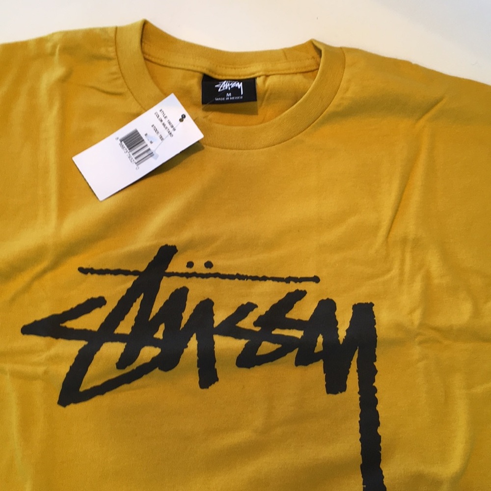 STUSSY short sleeve mustard tee